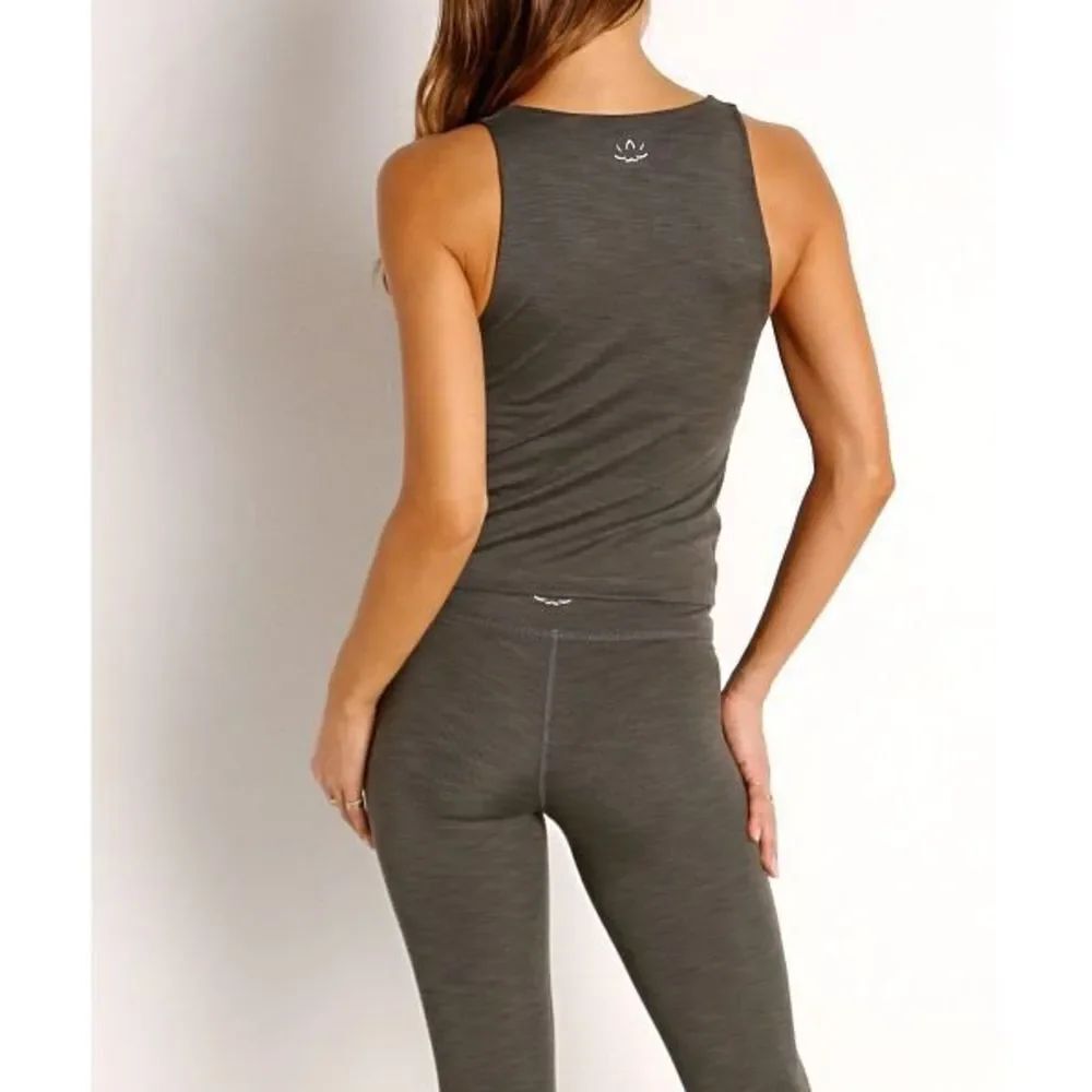 ✨Beyond Yoga Heather Rib Square Neck Tank✨ - Picture 4 of 8